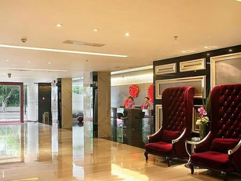 Downtown Hotel Zhuhai 4*,