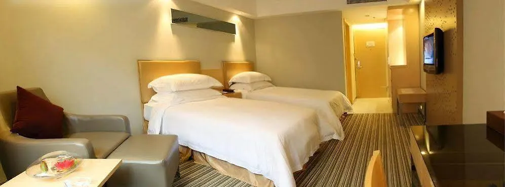 Downtown Hotel Zhuhai 4*,