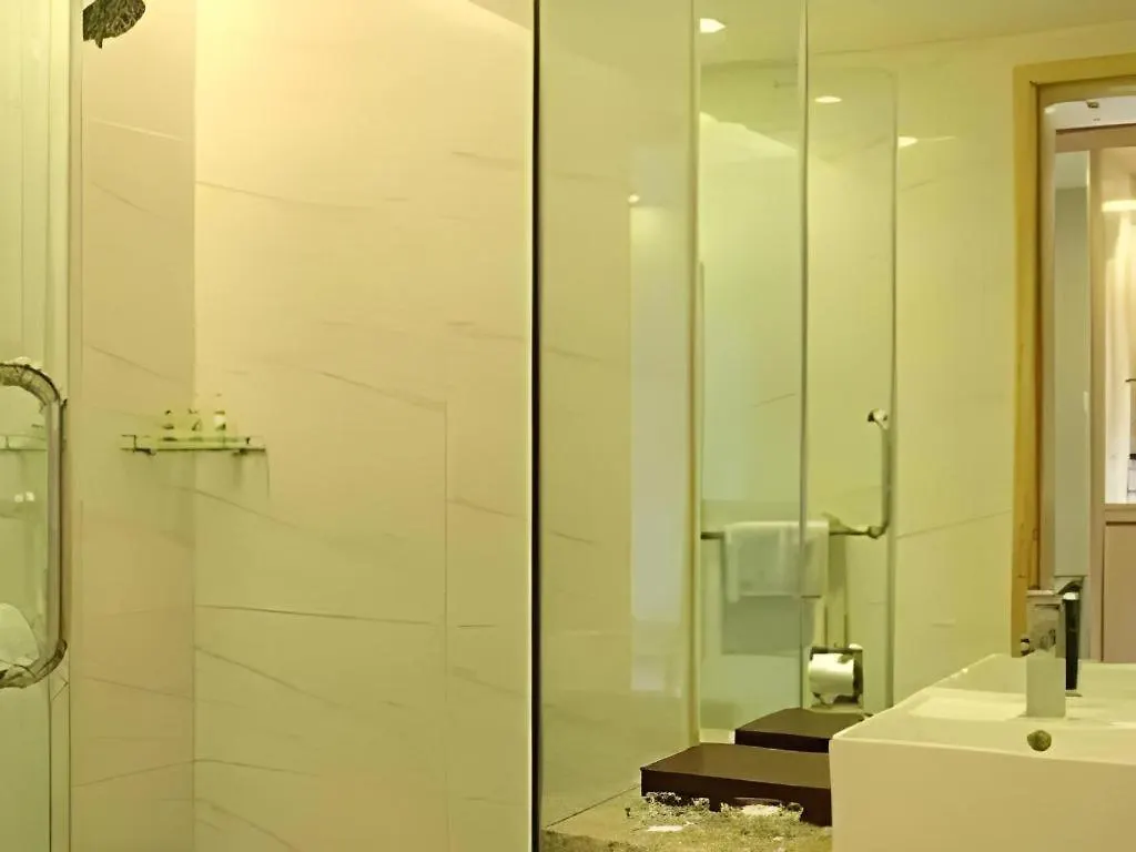 Downtown Hotel Zhuhai 4*,  China