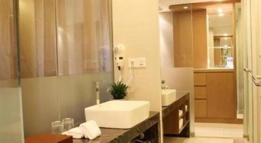 Downtown Hotel Zhuhai 4*,