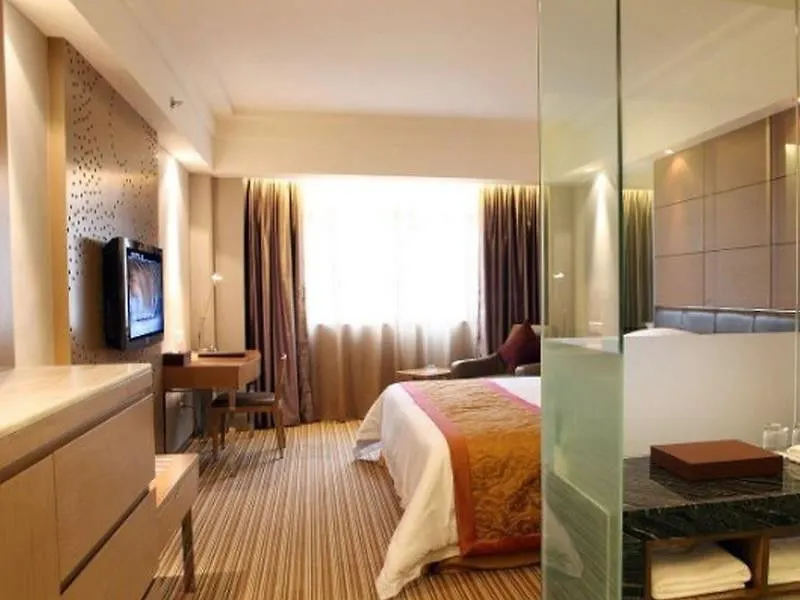 Downtown Hotel Zhuhai 4*,